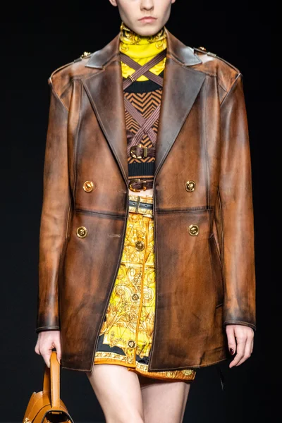 Look 14